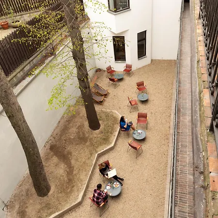אכסניה Sir Toby's Midtown