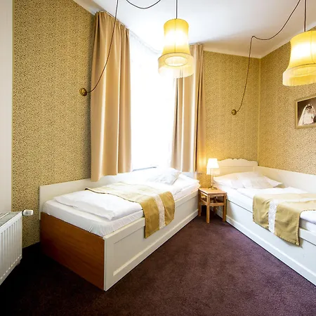 Hostel Sir Toby's Midtown *