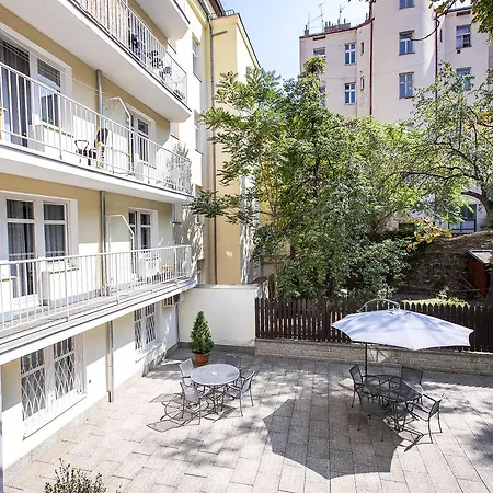 Hostel Sir Toby's Midtown