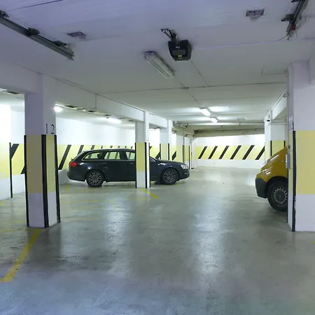 Sir Toby's Midtown Hostel