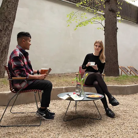 Sir Toby's Midtown Hostel