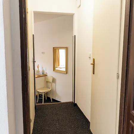 Hostel Sir Toby's Midtown *