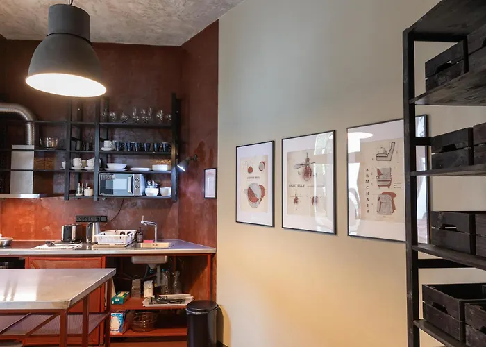 Sir Toby's Midtown Hostel