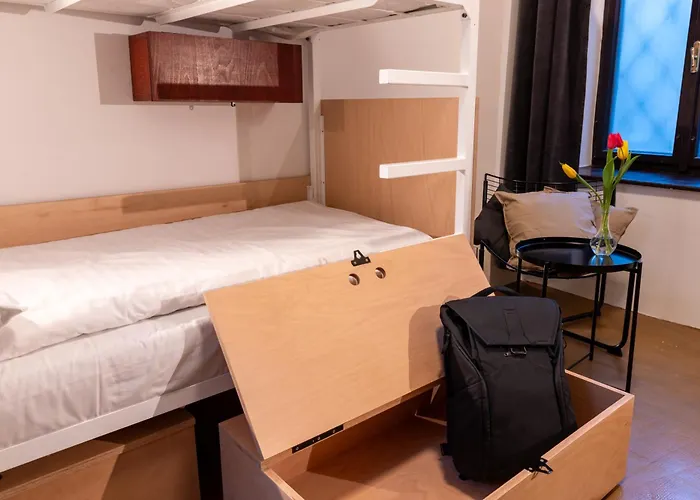 Sir Toby's Midtown Hostel