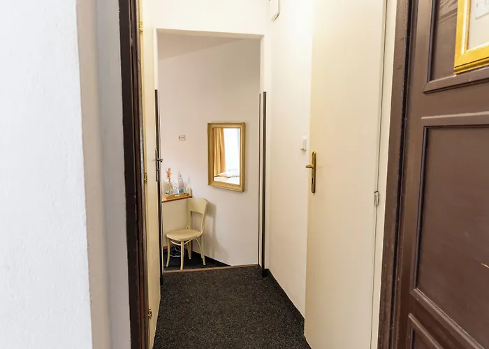 Hostel Sir Toby's Midtown *