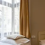 Hostel Sir Toby's Midtown *