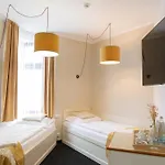 Sir Toby's Midtown Hostel