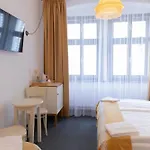 Sir Toby's Midtown Hostel