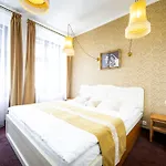 Hostel Sir Toby's Midtown *