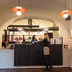Hostel Sir Toby's Midtown *
