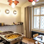 Hostel Sir Toby's Midtown *