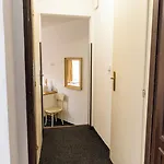 Hostel Sir Toby's Midtown *