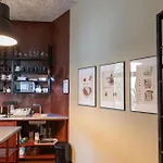 Sir Toby's Midtown Hostel
