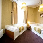 Hostel Sir Toby's Midtown *